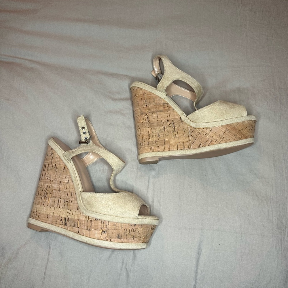 Joy in love suede wedges never worn
